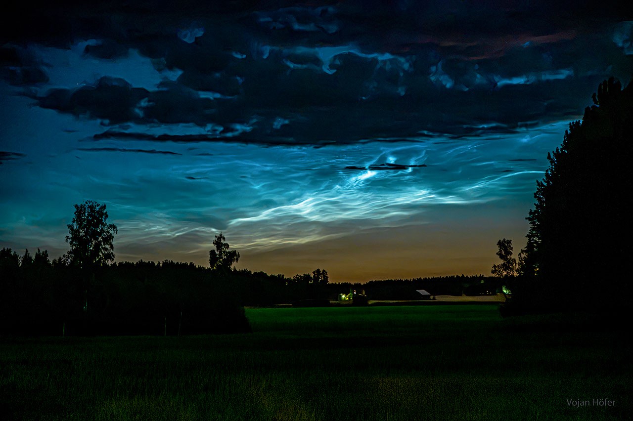 APOD: 2026 October 27 – Noctilucent Clouds over Sweden